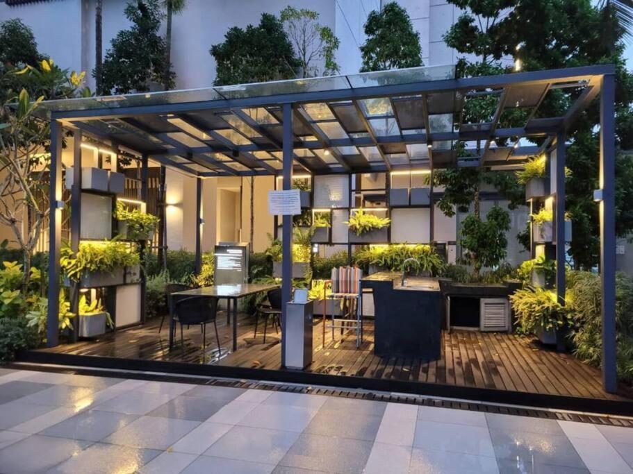 Apartment A1804 Grand Medini 100mbps Netflix By