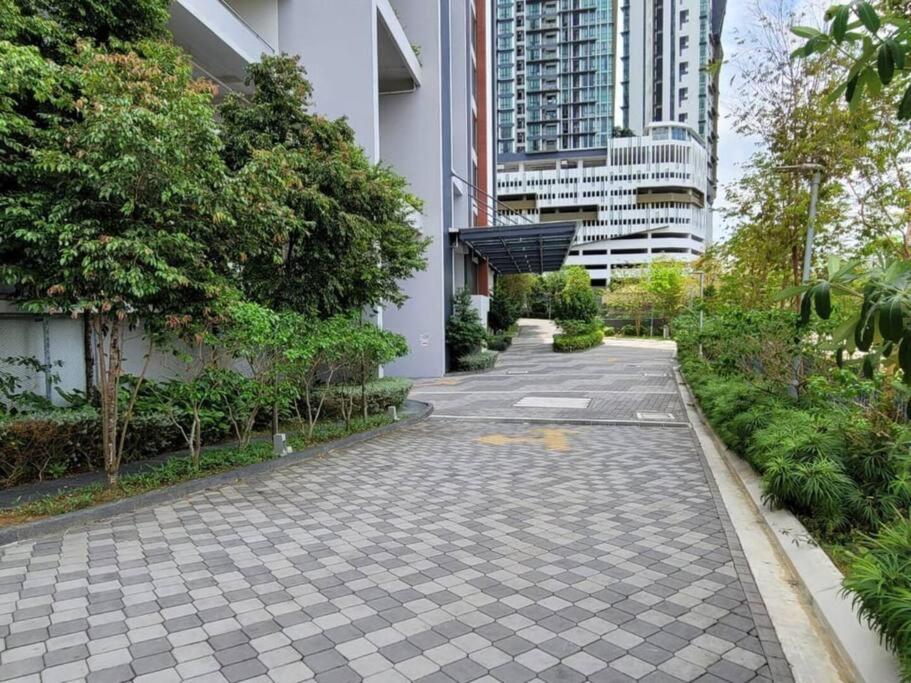 Apartment A1804 Grand Medini 100mbps Netflix By