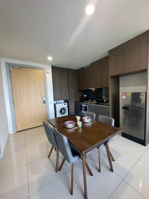 A1804 Grand Medini 100mbps Netflix By Apartment
